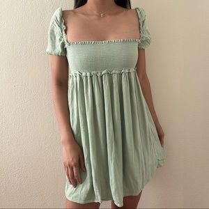 Aritzia Sunday’s Best Puff-Sleeve baby-doll dress S